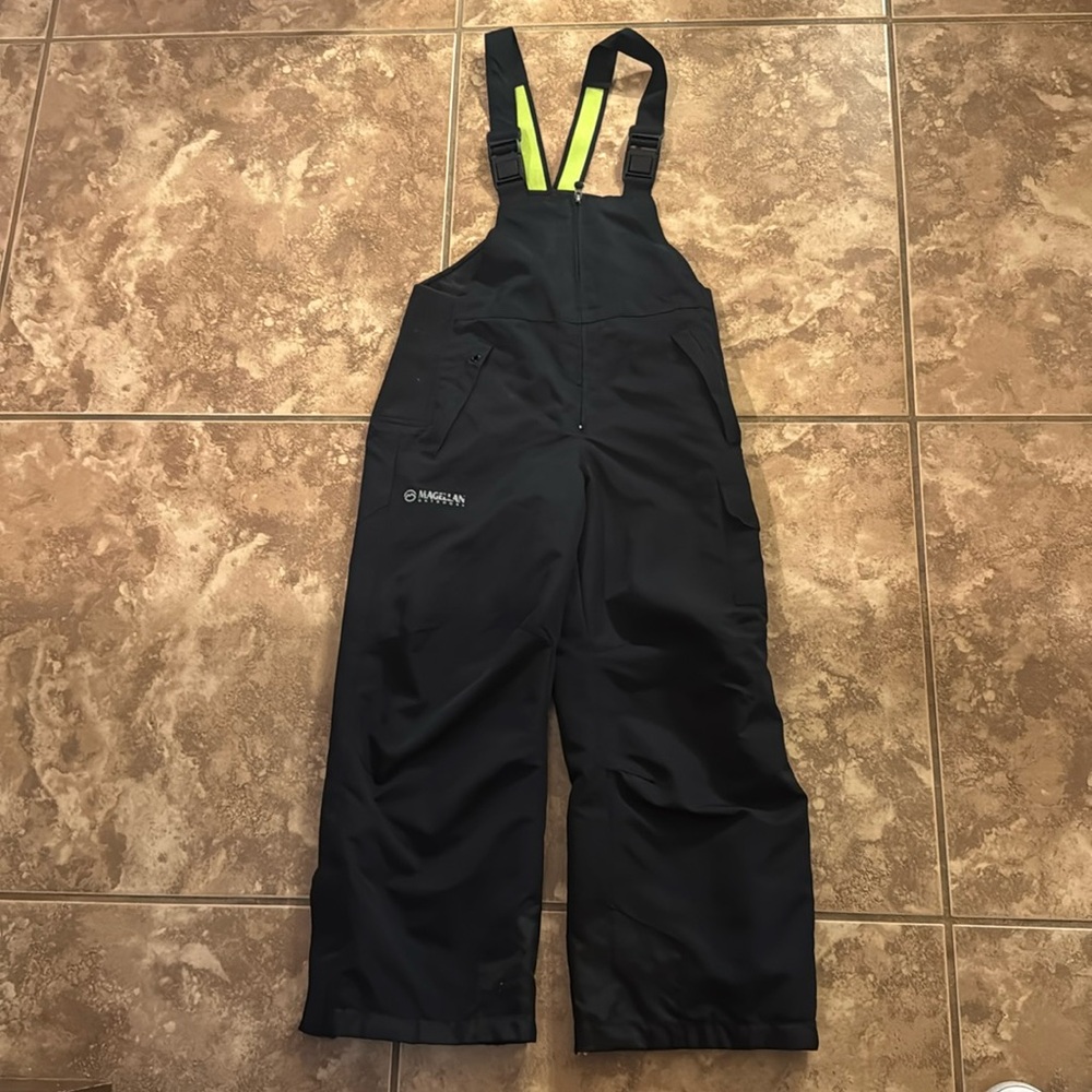 Magellan Outdoors Youth
Ski Bib - XS - Youth 6-7 - EUC